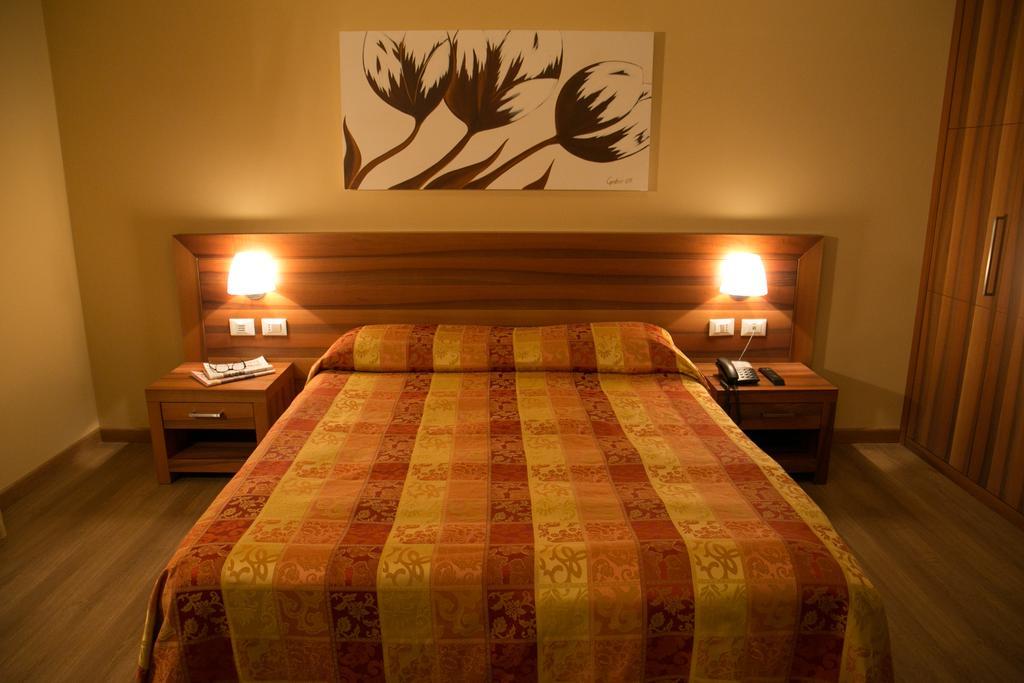 Hotel Calinferno Codogne Экстерьер фото