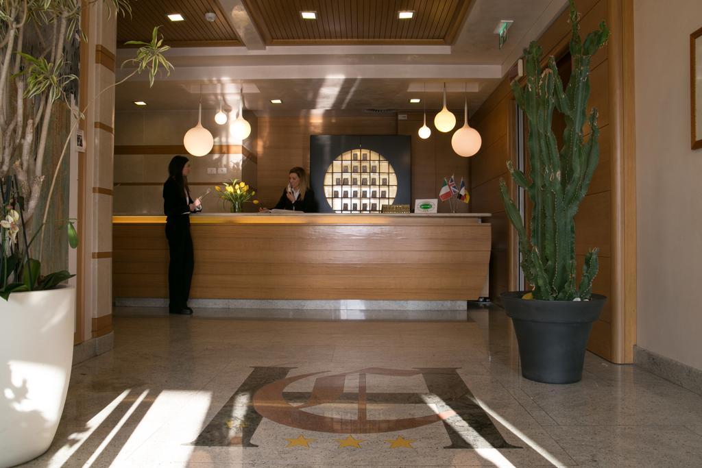 Hotel Calinferno Codogne Экстерьер фото