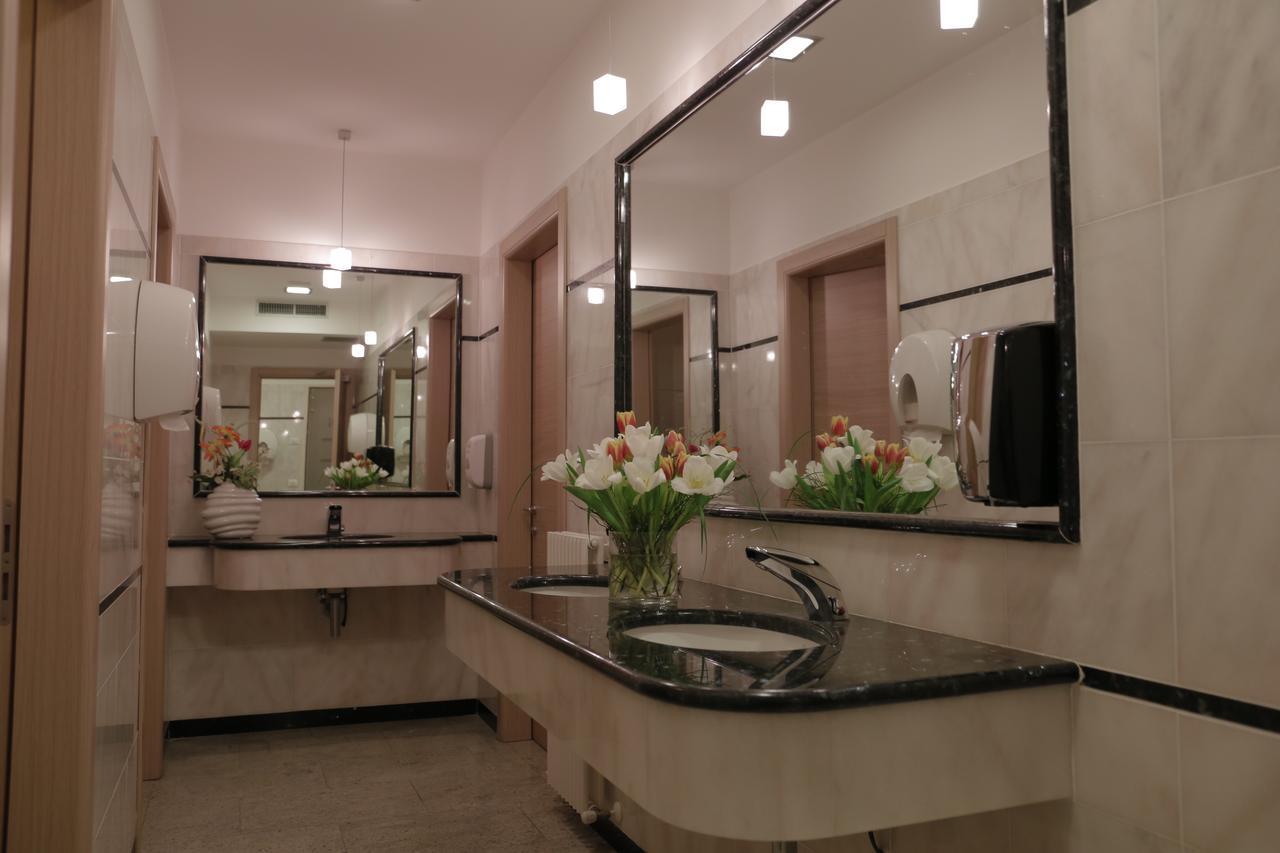 Hotel Calinferno Codogne Экстерьер фото