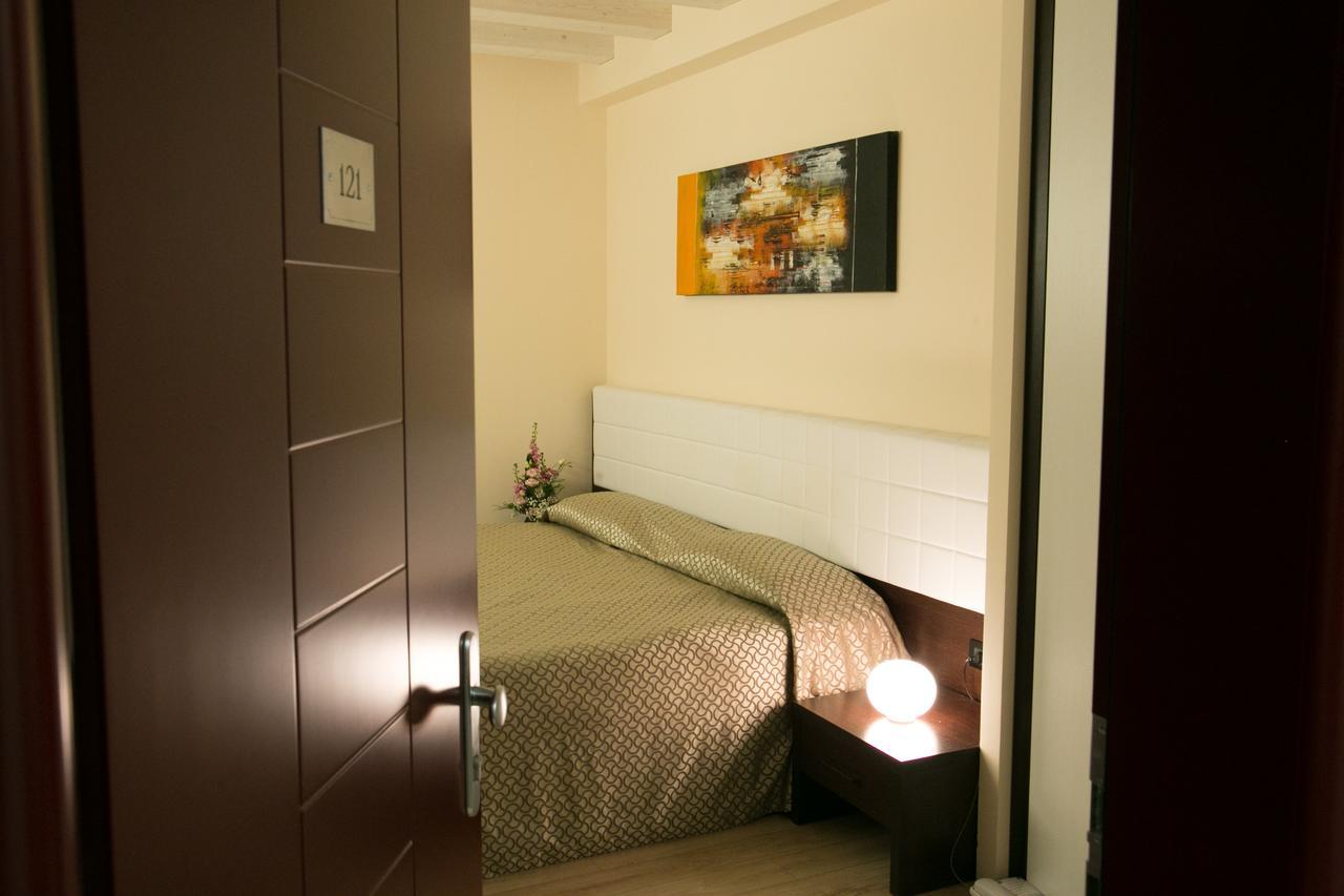 Hotel Calinferno Codogne Экстерьер фото